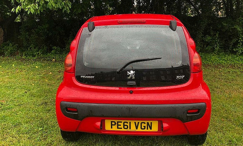 Peugeot 107 1.0 Petr...
