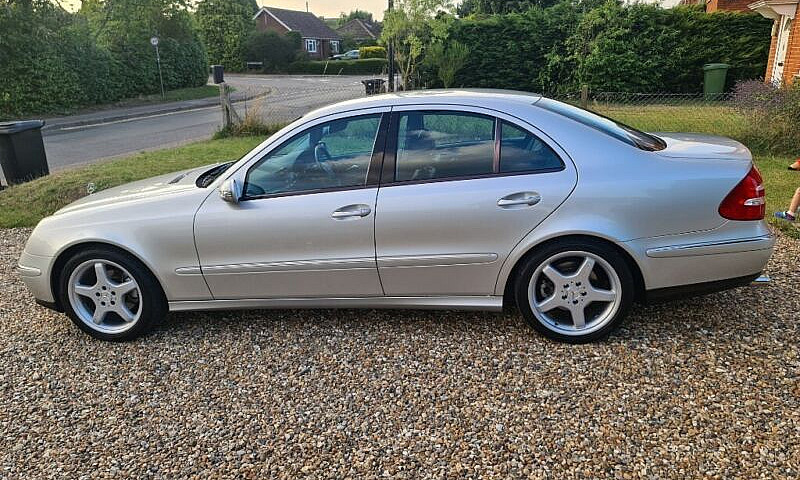 Mercedes-Benz, E Cla...