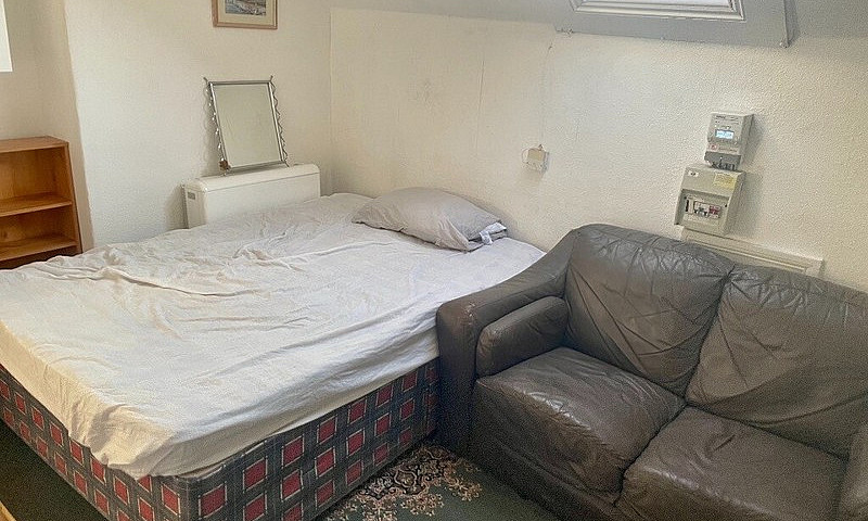 *Studio Flat To Rent...