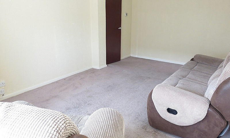 2 Bedroom House In B...