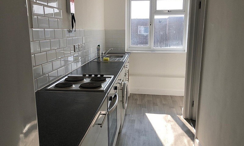 Spacious 2 Bed Flat ...