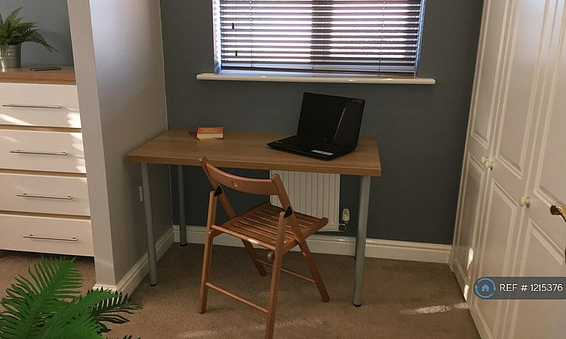 1 Bedroom In Hobby W...