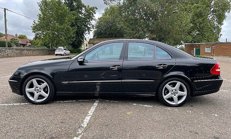 Mercedes-Benz, E Cla...