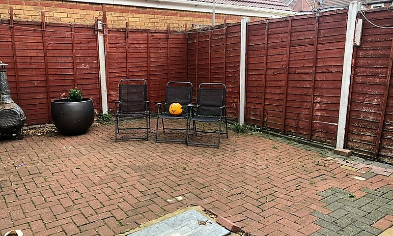 Three Bed House Clos...