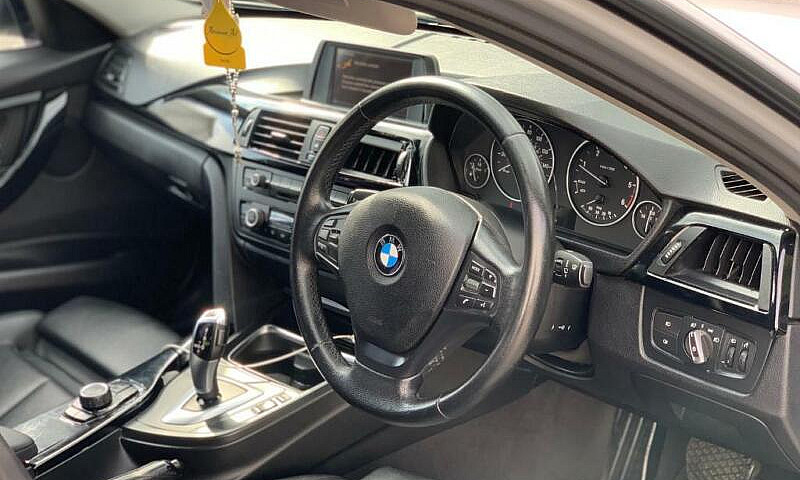 Bmw 318D 2012 Automa...
