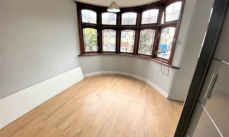 2 Double Rooms In Ba...