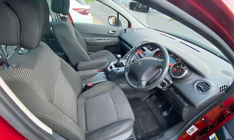 Peugeot 5008 7 Seate...