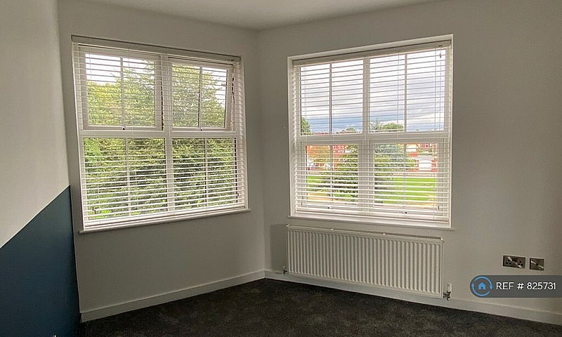 2 Bedroom Flat In Br...