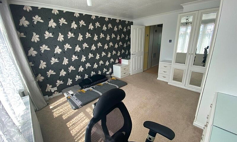 3 Bedhouse/Kitchen W...