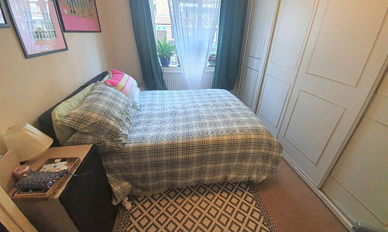 Good Size One Bedroo...