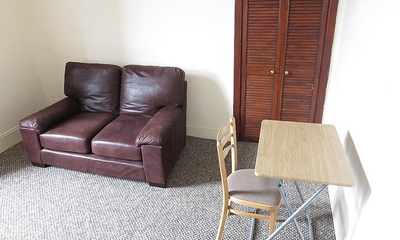 1 Bedroom Flat In Si...