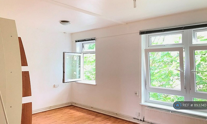 Studio Flat In Sover...