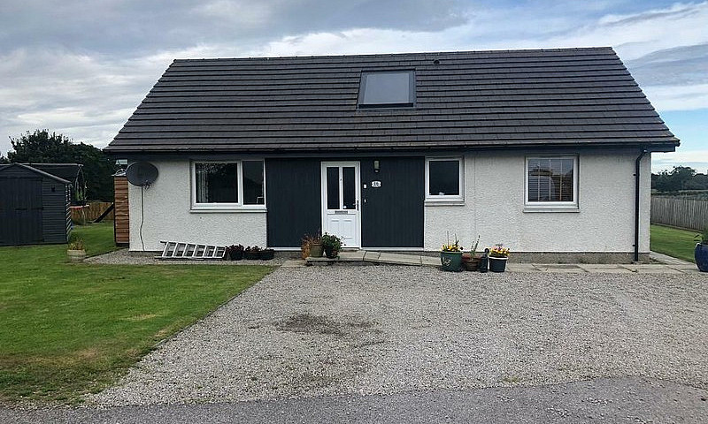 3 Bedroom Bungalow F...