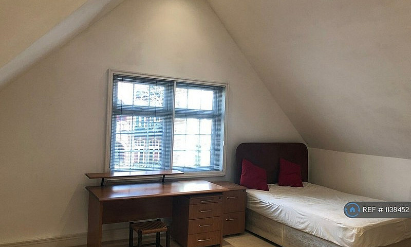 2 Bedroom Flat In Mo...