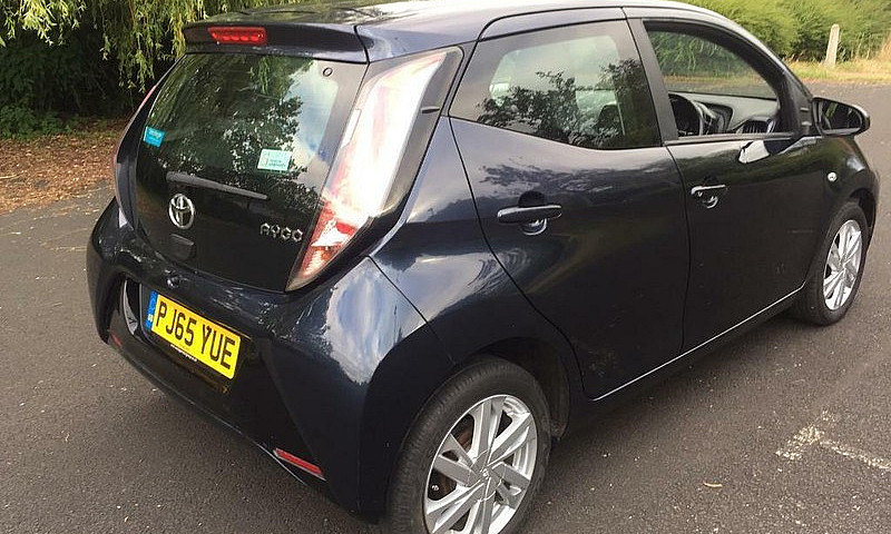 Toyota Aygo X Pressi...
