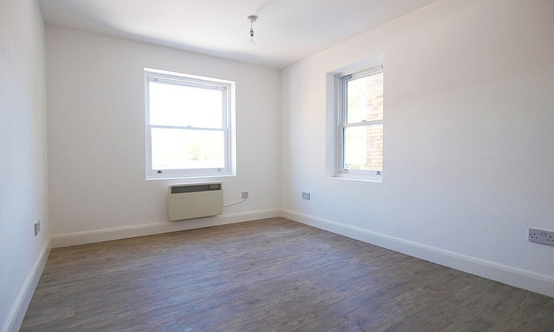A Large & Open Plan ...
