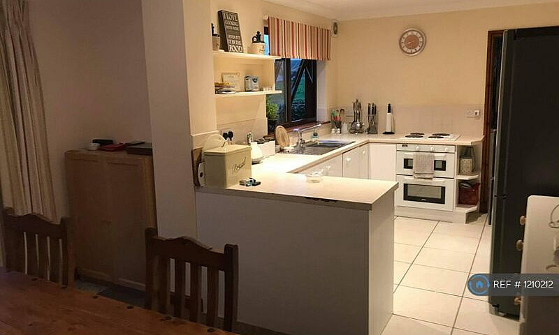 1 Bedroom In Kirkton...