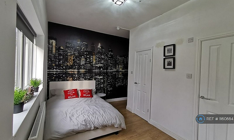 Studio Flat In Suite...