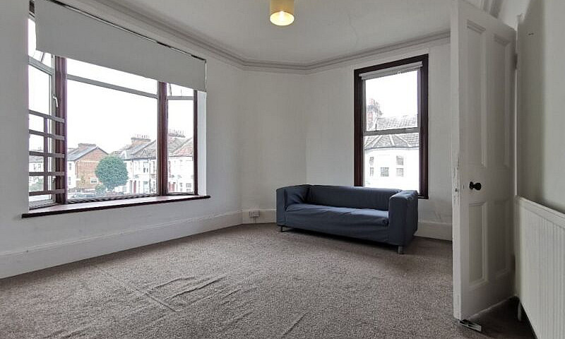 Large First Floor Fl...