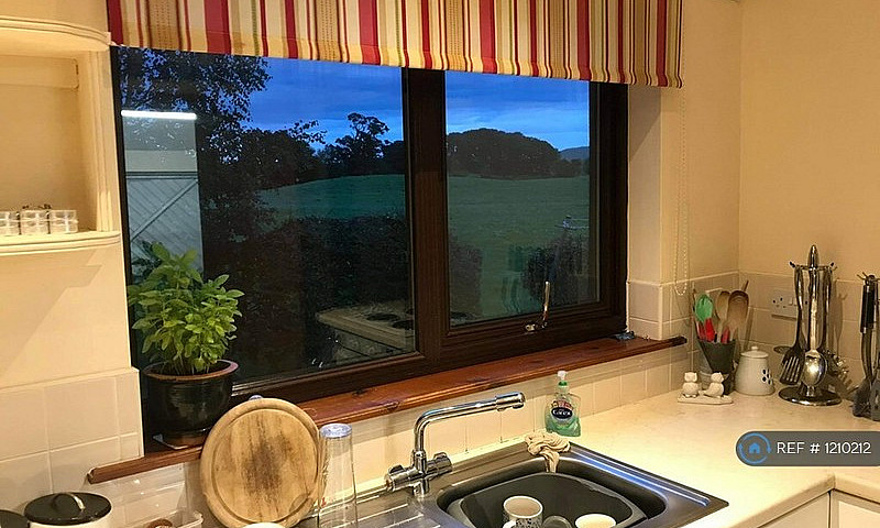 1 Bedroom In Kirkton...