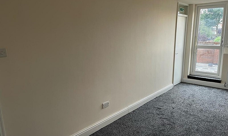 3 Bed Flat With Big ...