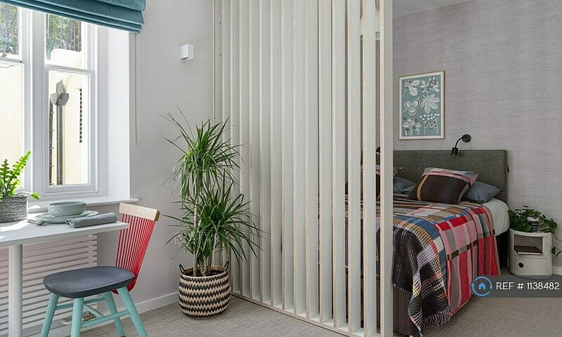 Studio Flat In St. M...