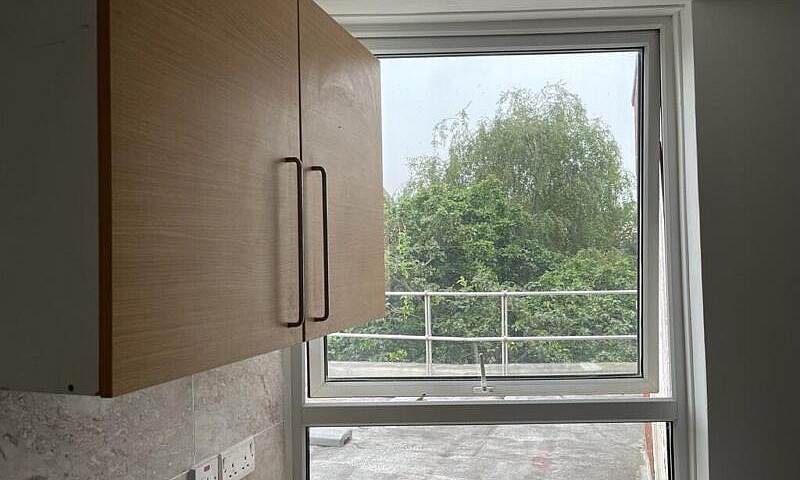 3 Bed Flat With Big ...