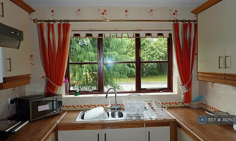 1 Bedroom In Turnpik...