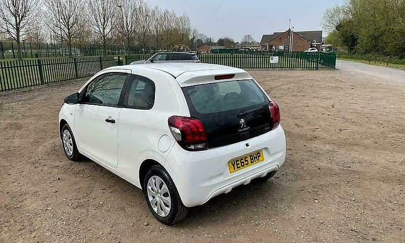 Peugeot 108 1.0 Petr...