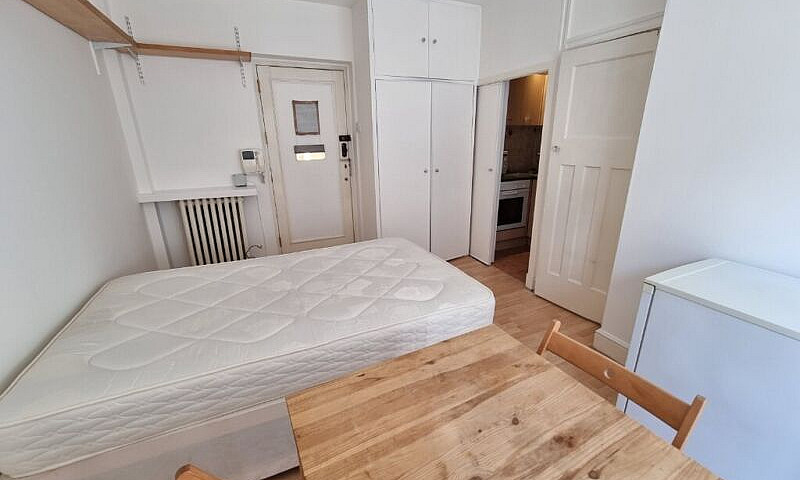 Amazing Furnished St...
