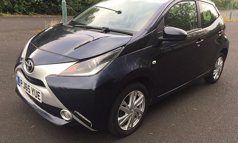 Toyota Aygo X Pressi...