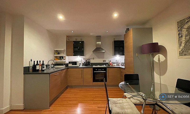 2 Bedroom Flat In Jo...