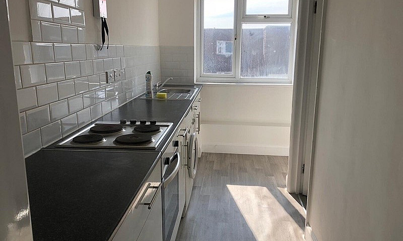 Spacious 2 Bed Flat ...