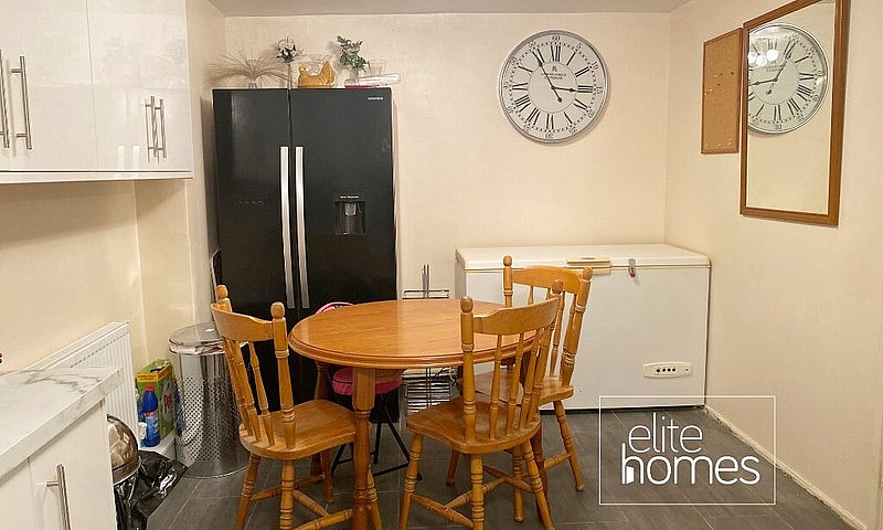 Large Double Room To...