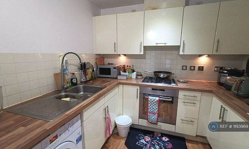1 Bedroom Flat In Ne...
