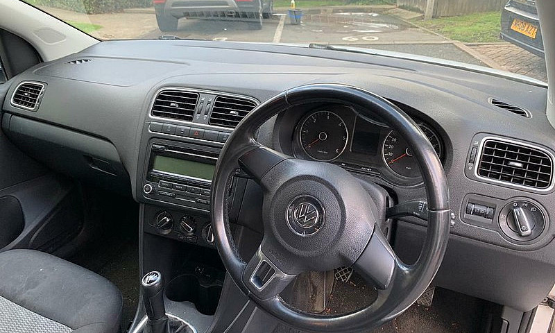 2011 Volkswagen Polo...