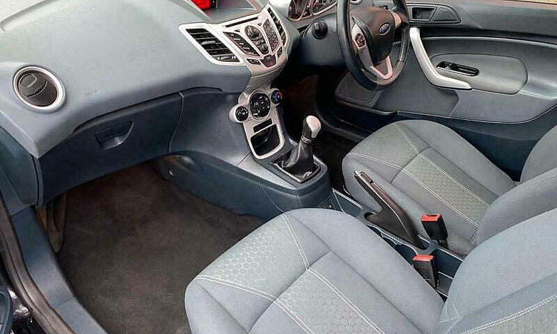 2010 Ford Fiesta Zet...