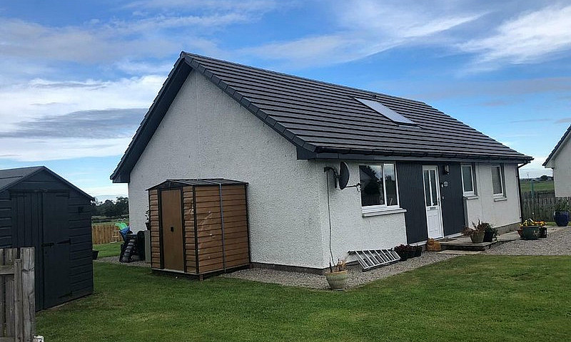 3 Bedroom Bungalow F...
