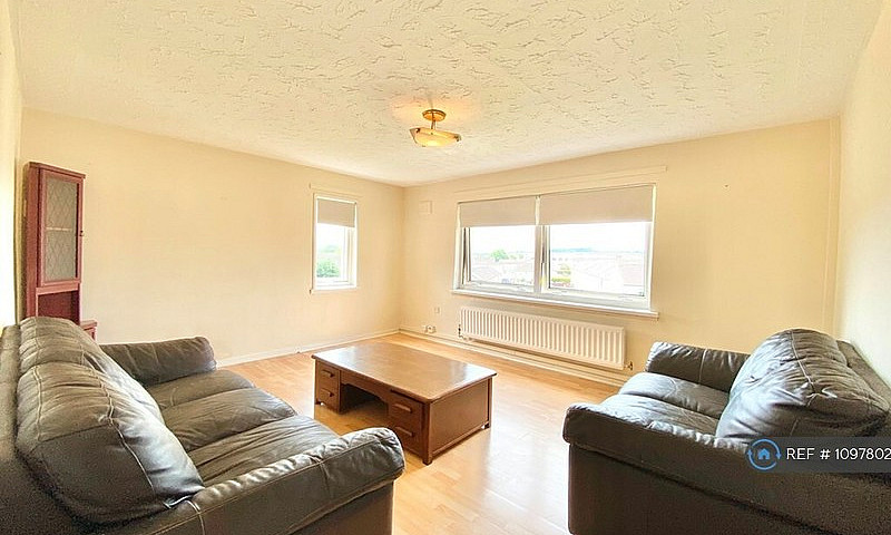 3 Bedroom Flat In Av...