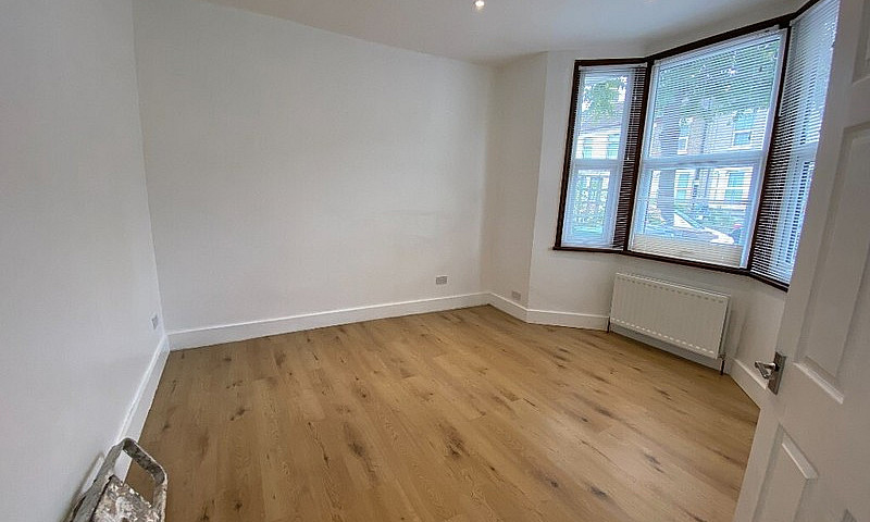 Newly Refurbished 3/...