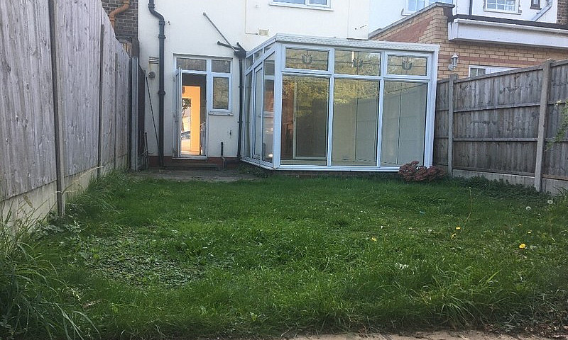 Three Bed House Clos...