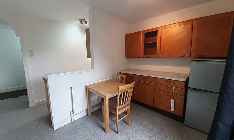 2Bed Flat To Let In ...