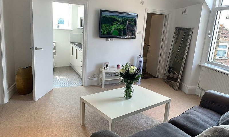 Beautiful Flat Avail...