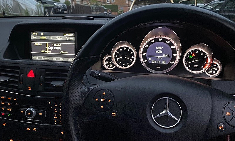 Mercedes-Benz, E Cla...