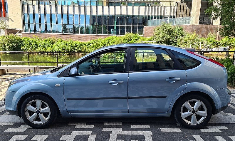 Ford Focus 1.6 Petro...