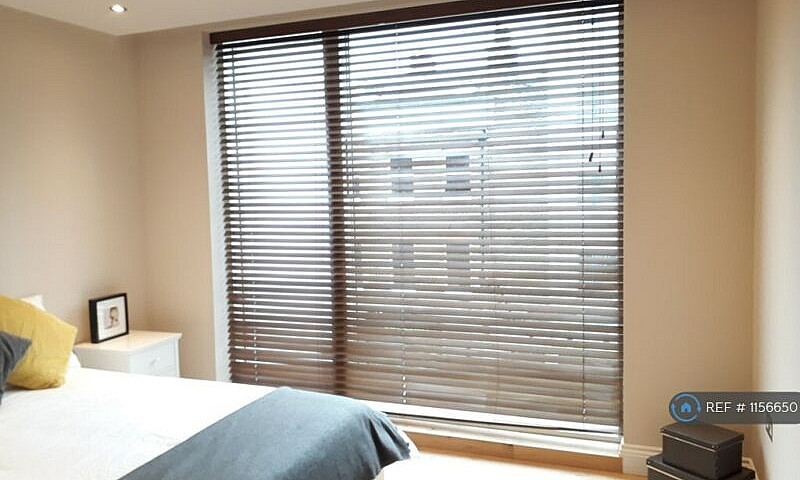 2 Bedroom Flat In Fe...