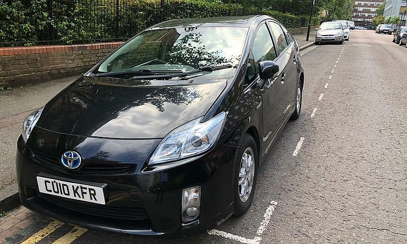 Toyota Prius ...