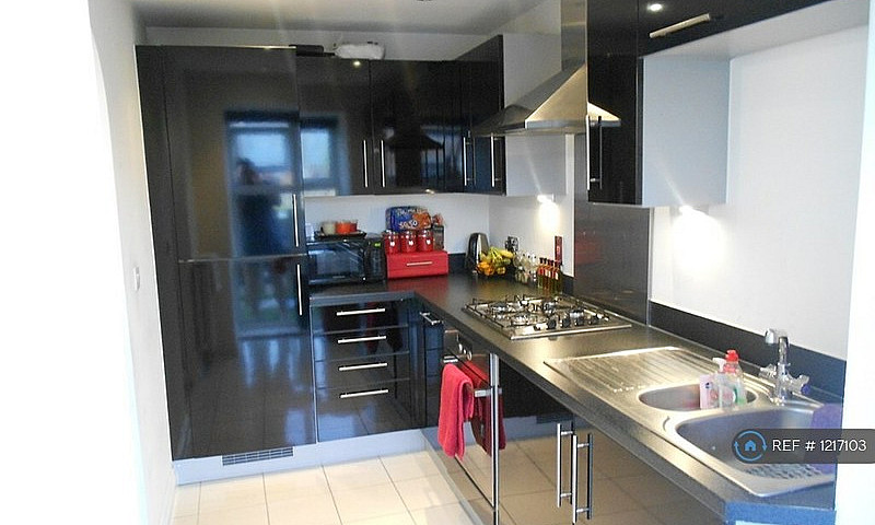 2 Bedroom House In E...