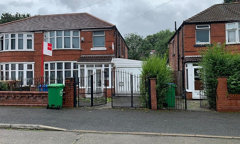 Stunning 4 Bed Prope...