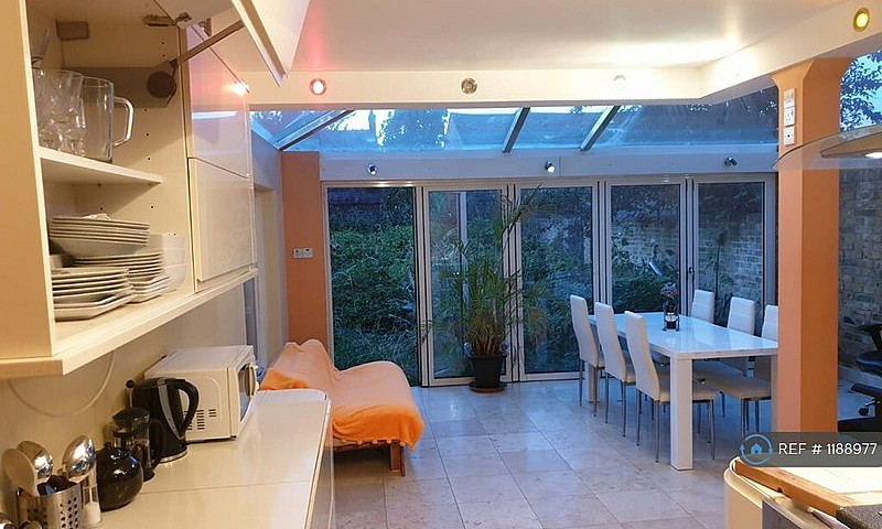 1 Bedroom In Davenpo...